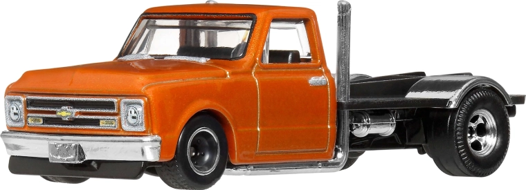 Iconico Chevrolet Chevy C-10 (1967) in scala 1:64