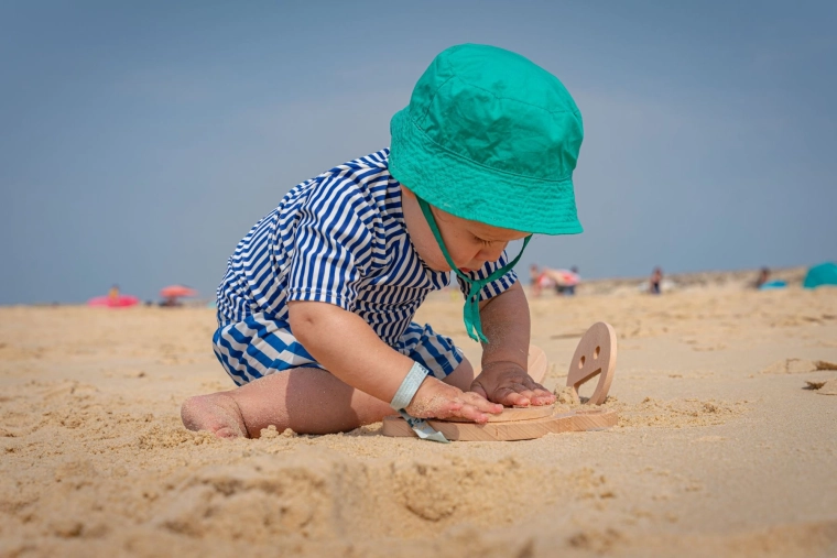 Divertimento in spiaggia e nella sabbiera