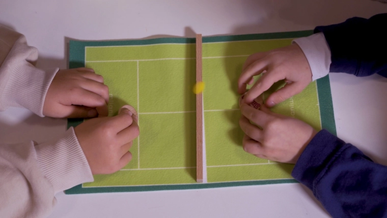 Veloce gioco di tennis per tutta la famiglia