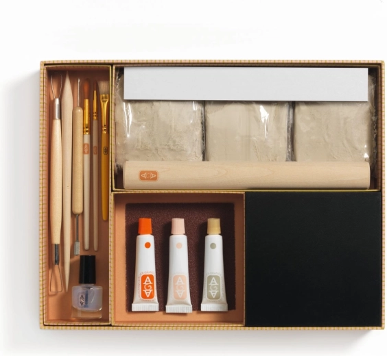 Tutto in uno: strumenti, pasta e colori