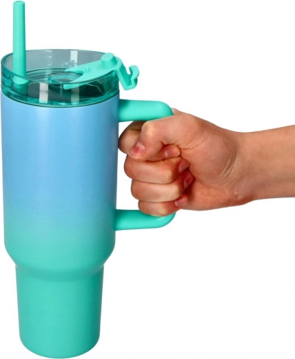 Coperchio con cannuccia e manico comodo