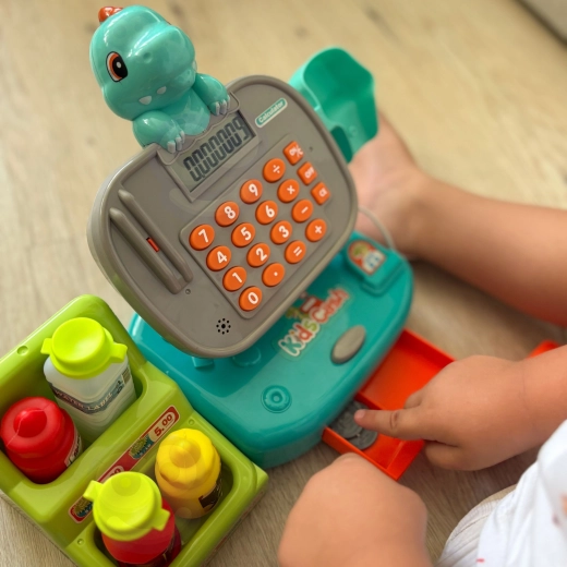 Calcolatrice funzionante e cassetto per i soldi