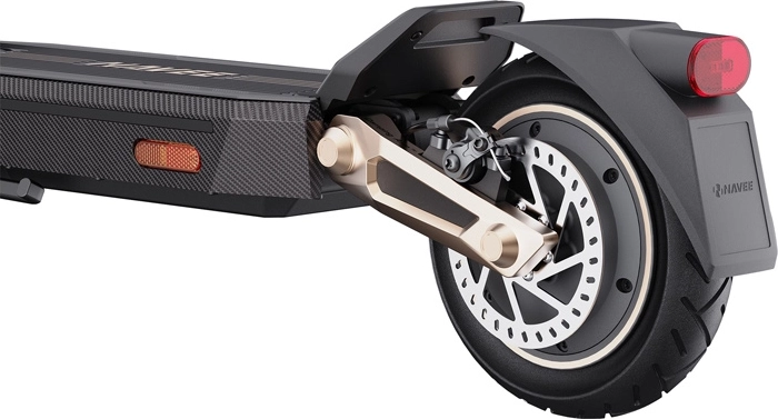 Freni tripli e TCS per uno spazio di frenata ridotto