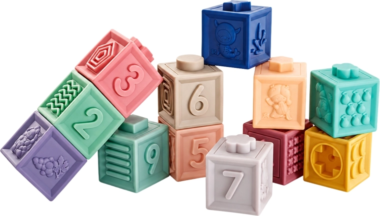 Cubi in rilievo con numeri e motivi