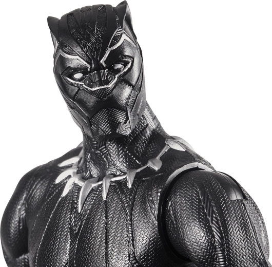 Dettagli curati del costume di Black Panther