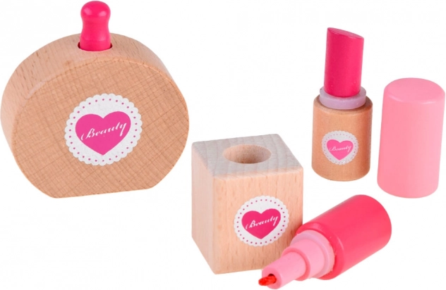Accessori in legno per un gioco di imitazione sicuro