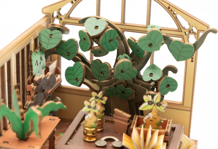 Puzzle 3D in legno intagliato con precisione