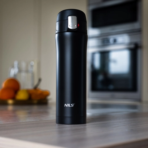 Coperchio sicuro con blocco e pulsante