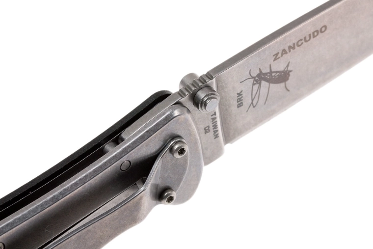 Affidabile frame lock e apertura a una mano