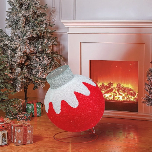 Decorazione di grande effetto a forma di sfera natalizia