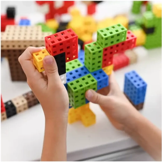 Imparare giocando: colori, classificazione e calcolo