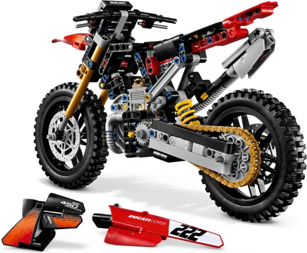Autentico look da motocross Ducati