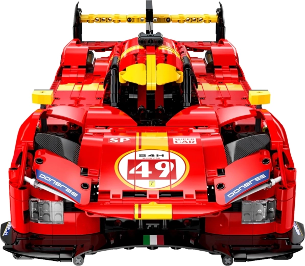 Carrozzeria e interni dettagliati