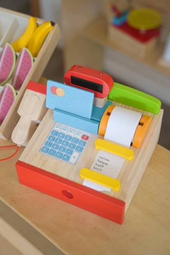 Cassa per bambini in legno per giocare al negozio con scanner