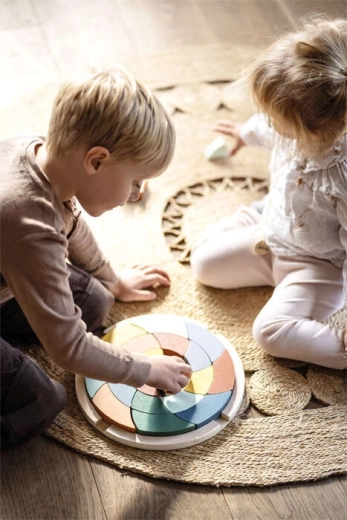 Gioco creativo ispirato al metodo Montessori