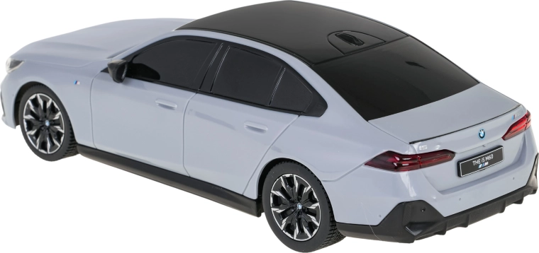 Riproduzione realistica della BMW i5
