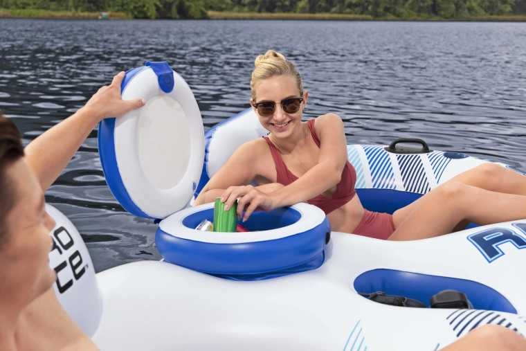 Box frigo e portabicchieri sempre a portata di mano