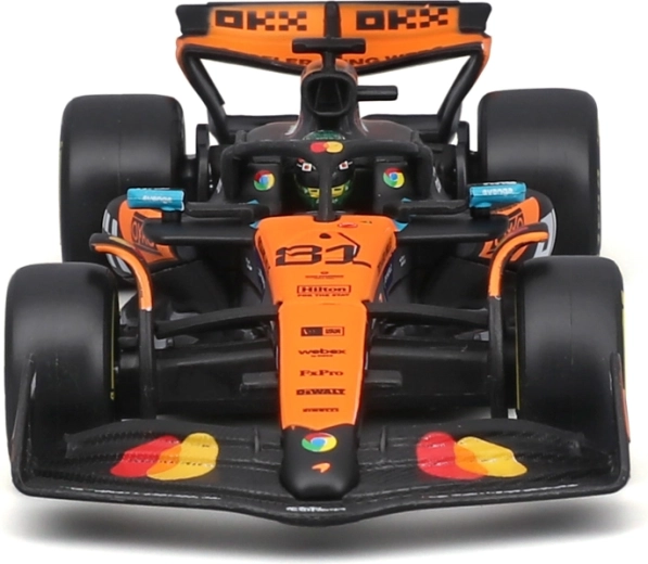 Metallo die-cast + raffinati dettagli in plastica