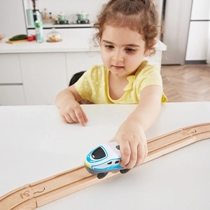 Divertimento sulla ferrovia per bambini