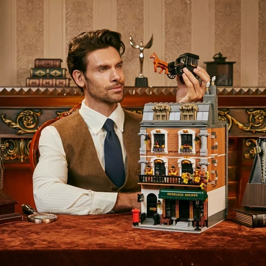 Costruzione ed esposizione in uno