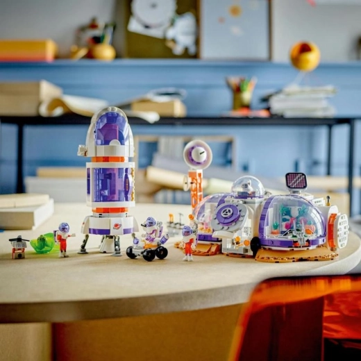 Razzo, rover e drone per missioni realistiche