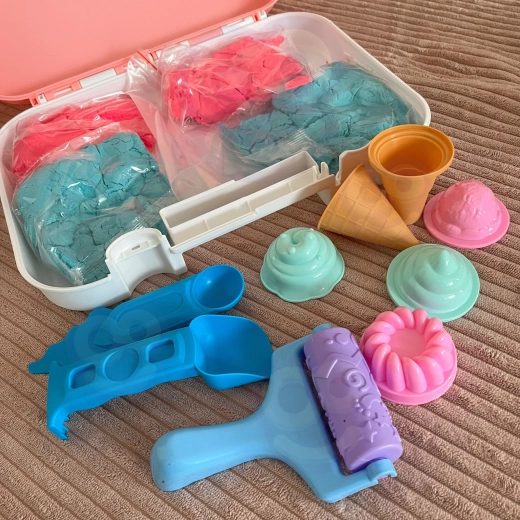 Gelateria ricca di accessori