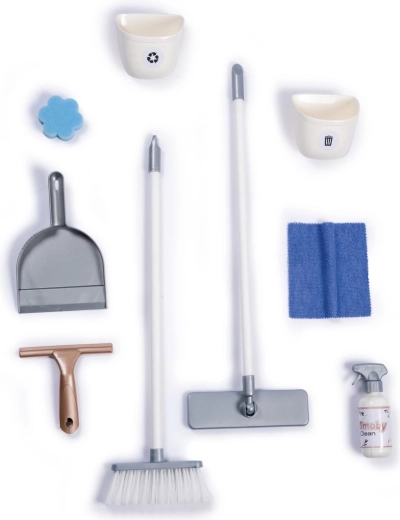 Ricco assortimento di accessori per giocare alle pulizie