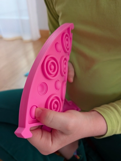 Elementi pop-it per la motricità fine