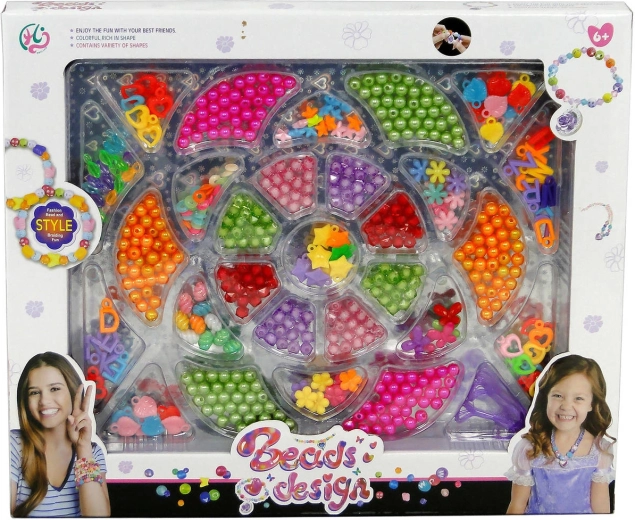 Perline da infilare con ciondoli – set creativo per realizzare bigiotteria per bambini