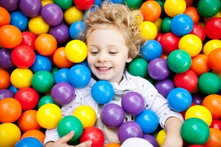 Palline colorate per il gioco motorio e sensoriale