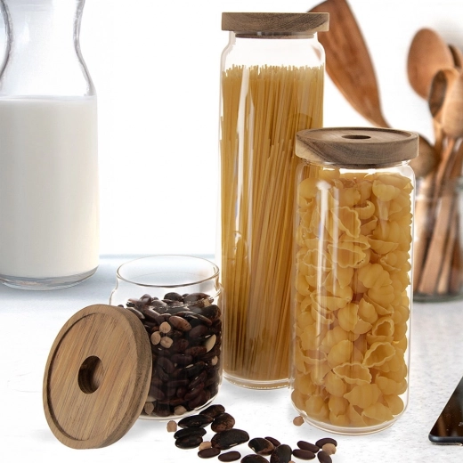 Stile e ordine sul piano cucina