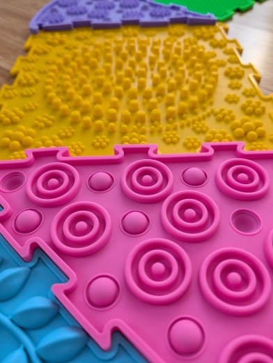 Texture bifacciali per il gioco sensoriale