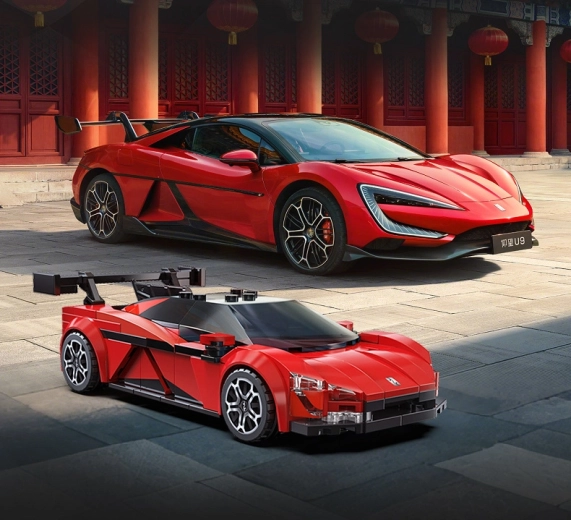 Design aerodinamico e dettagli realistici