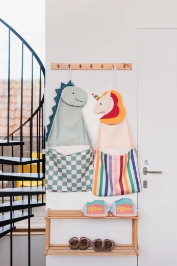 Allegro design unicorn che illumina la stanza