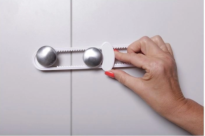 Utilizzo universale su maniglie a forma di D