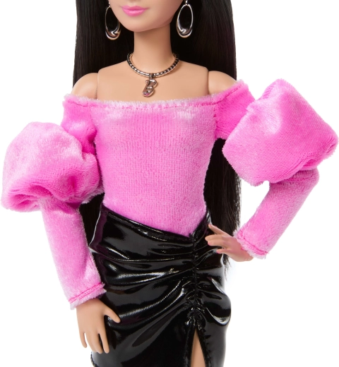 Lussuoso outfit rosa e nero