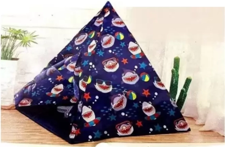 Motivo con squali che entusiasma i bambini