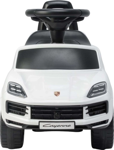 Design Porsche Cayenne e dettagli realistici