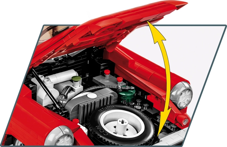 Cofano apribile e motore dettagliato