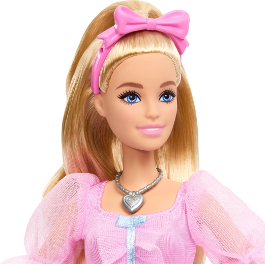 Look da ballerina delicato e dettagli curati
