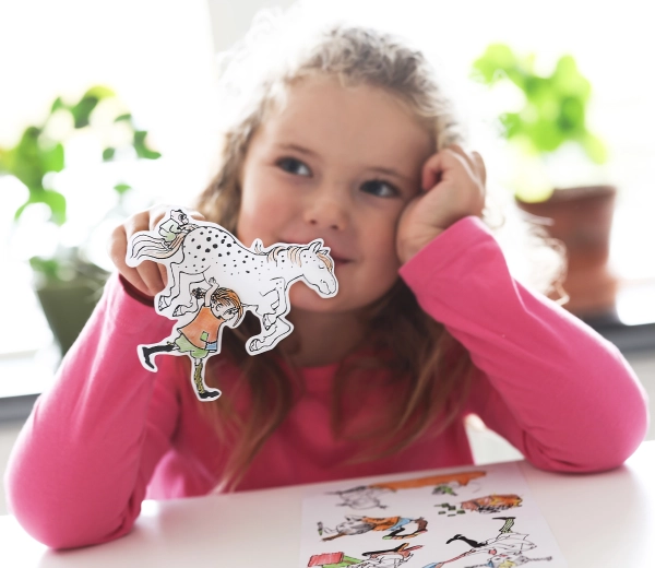 Adesivi che i bambini creano da soli