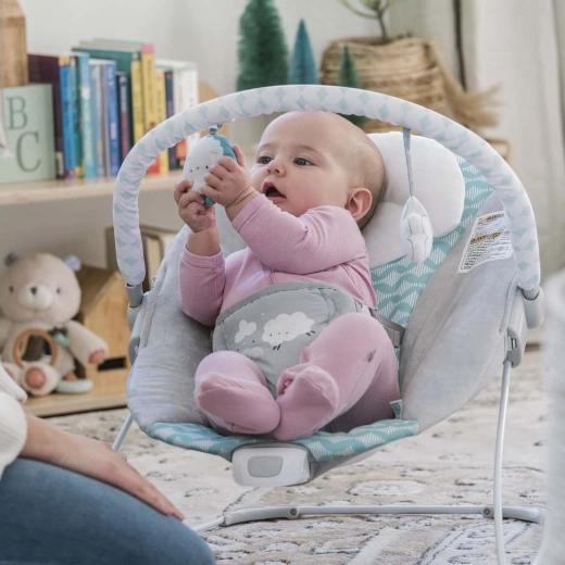 Barra giochi rimovibile con 2 giochini in peluche