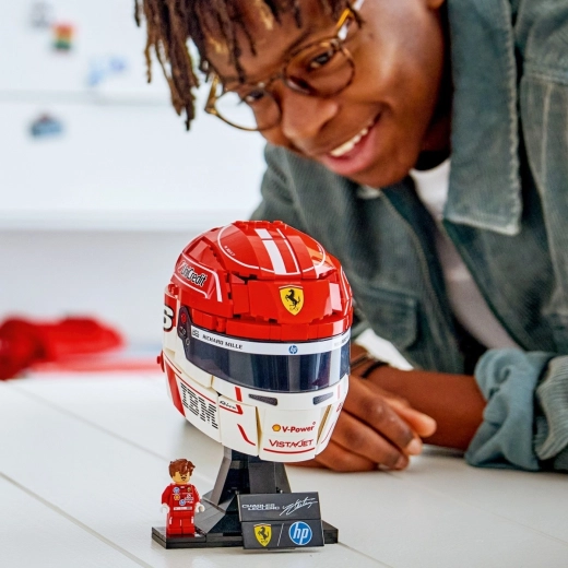 Minifigure e base per una presentazione da collezione