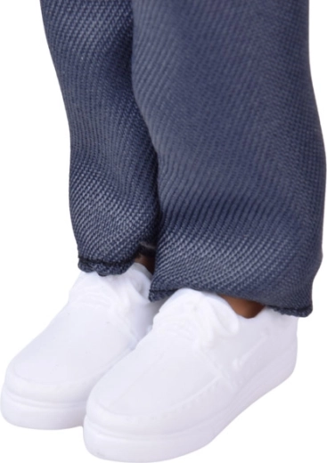 Outfit completo con sneakers