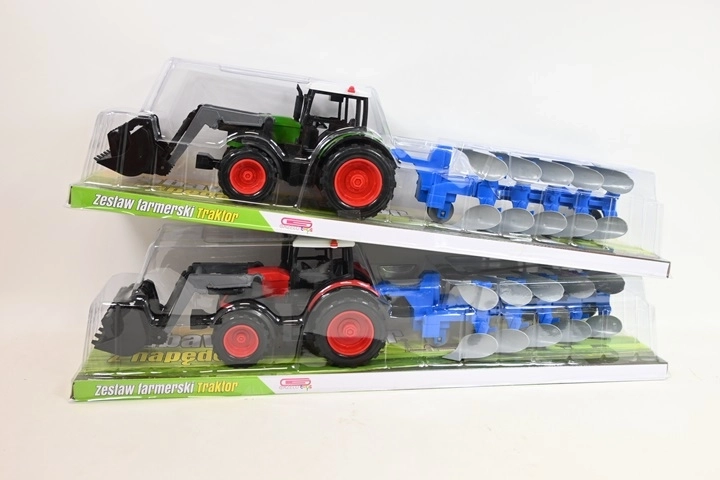 Trattore con macchina agricola
