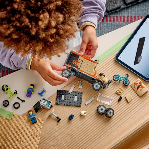 Costruzioni creative con LEGO Builder