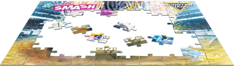 Divertente assemblaggio con soggetto con licenza