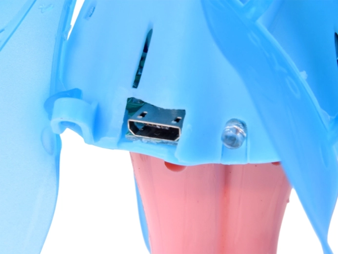 Ricarica tramite USB e accensione semplice