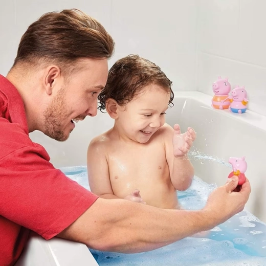 Divertimento nella vasca e in acqua
