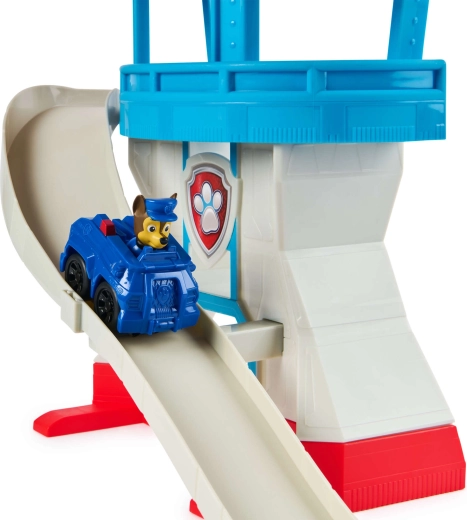 Torre stabile a più livelli con distintivo iconico